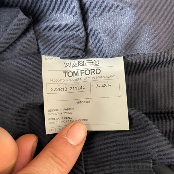 Tom Ford 2 piece dark navy suit - Picture 8 of 16